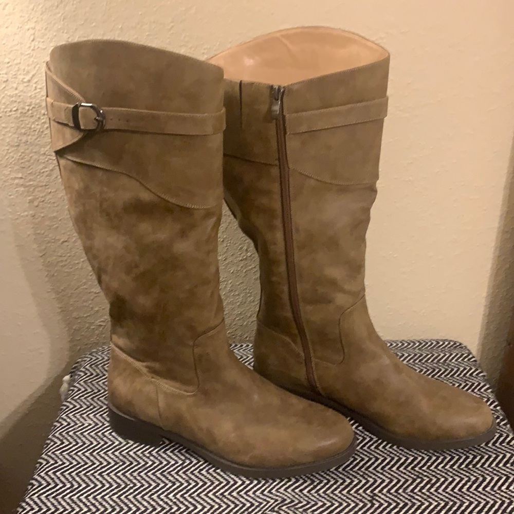 Women’s plus size wide calf boots. Size 11 women’s.